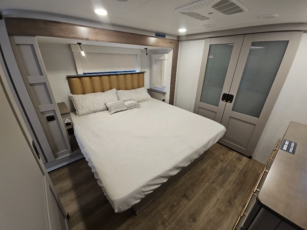 2025 Alliance RV 2025 Alliance RV Paradigm - thumbnail 44