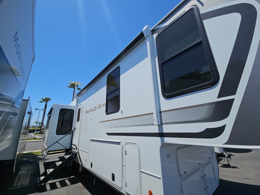 2025 Alliance RV 2025 Alliance RV Paradigm - thumbnail 57