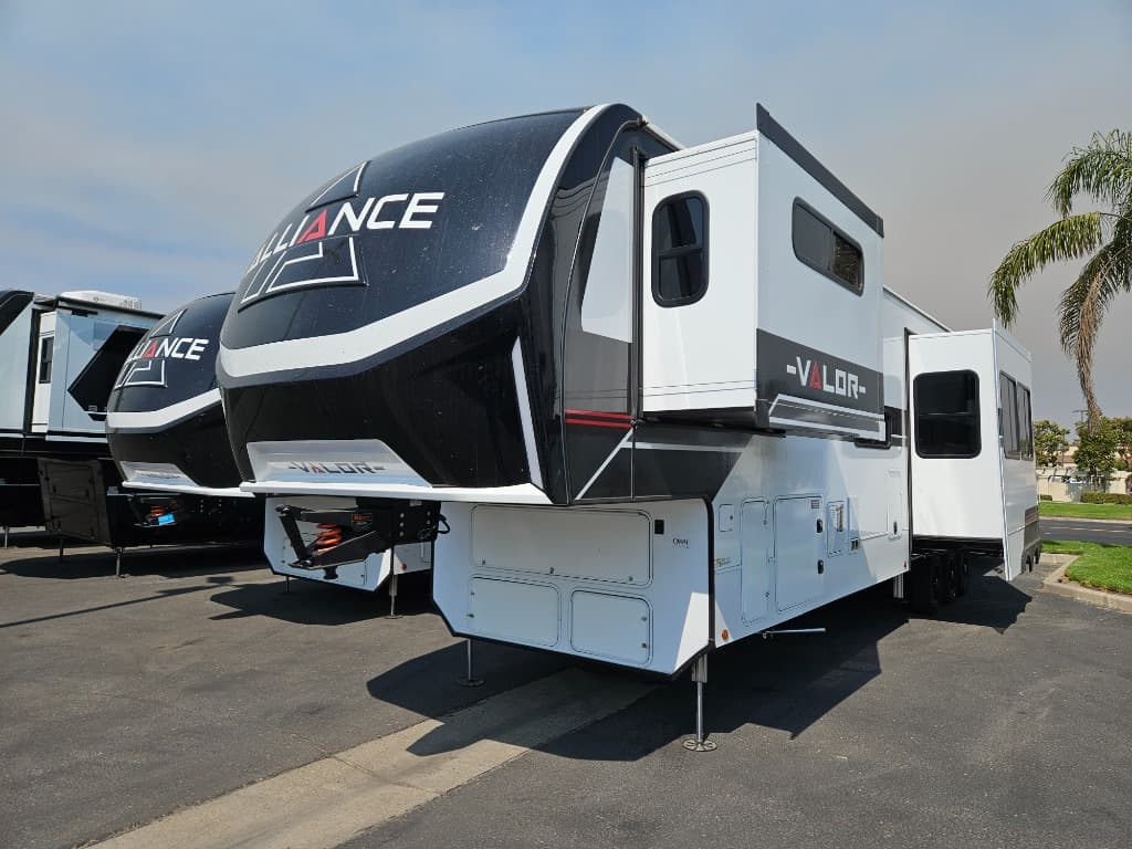 2026 Alliance RV 2026 Alliance RV Valor - thumbnail 6