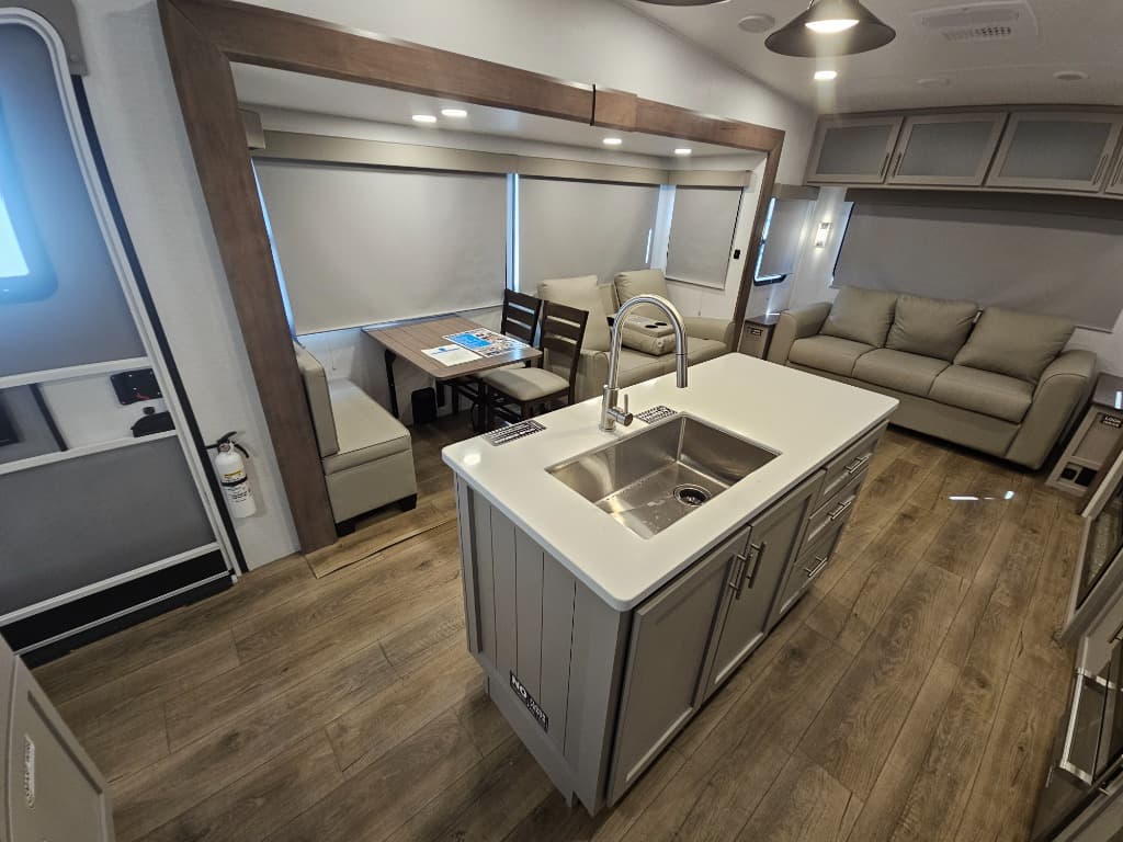 2026 Alliance RV 2026 Alliance RV Avenue - thumbnail 9