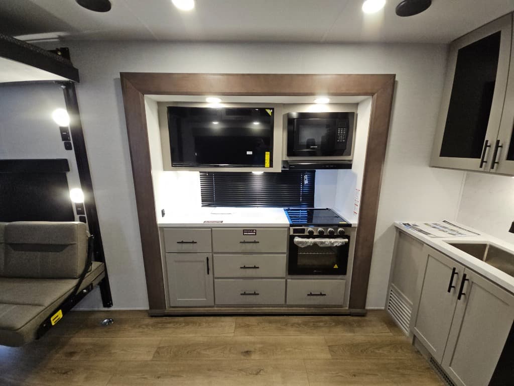 2026 Alliance RV 2026 Alliance RV Valor - thumbnail 16