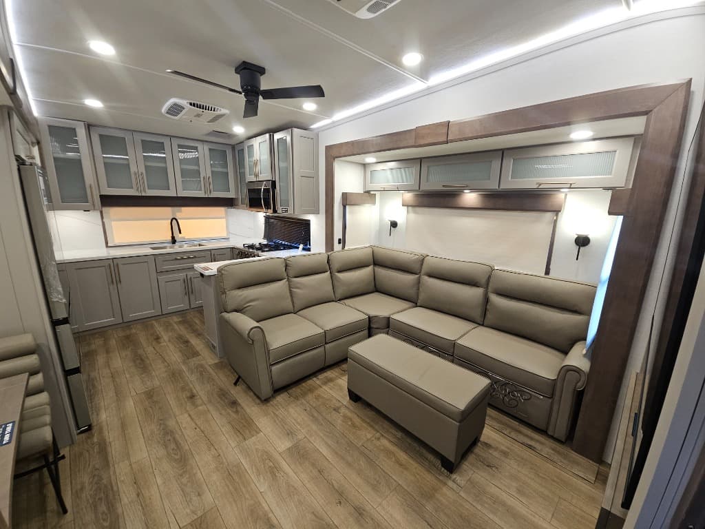 2026 Alliance RV 2026 Alliance RV Paradigm - thumbnail 7