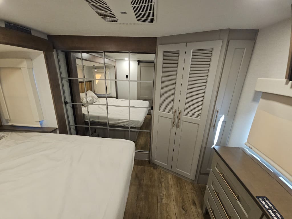 2026 Alliance RV 2026 Alliance RV Paradigm - thumbnail 43