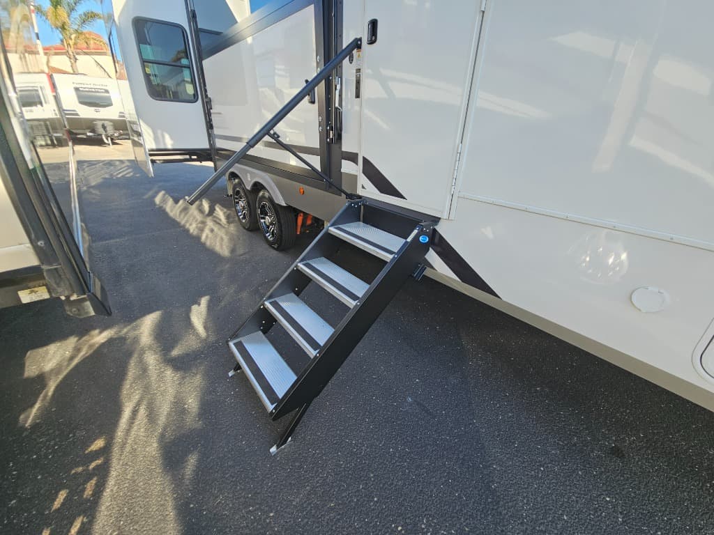 2026 Alliance RV 2026 Alliance RV Paradigm - thumbnail 13