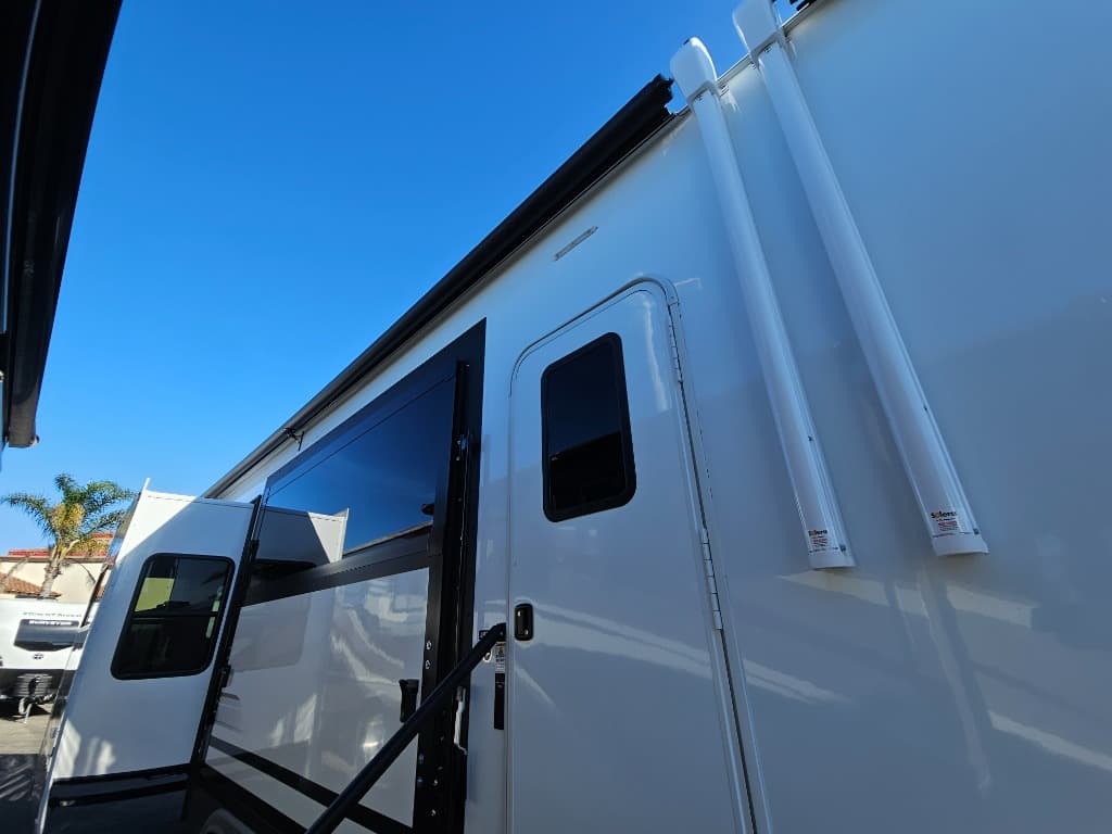 2026 Alliance RV 2026 Alliance RV Paradigm - thumbnail 16