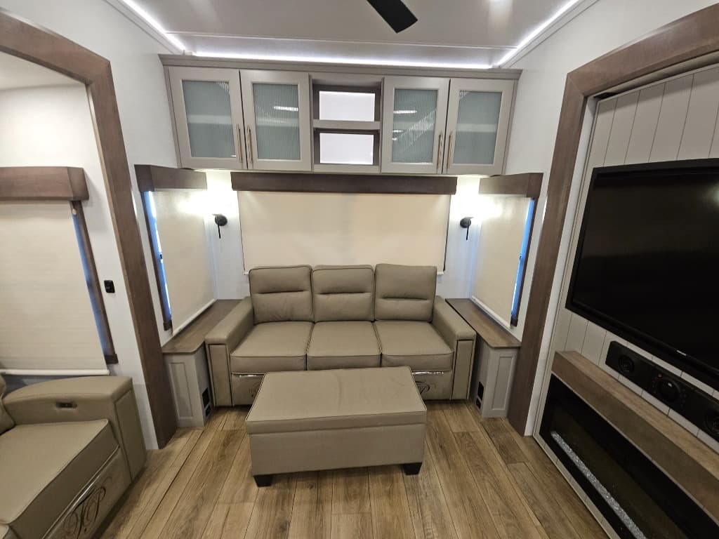 2026 Alliance RV 2026 Alliance RV Paradigm - thumbnail 37