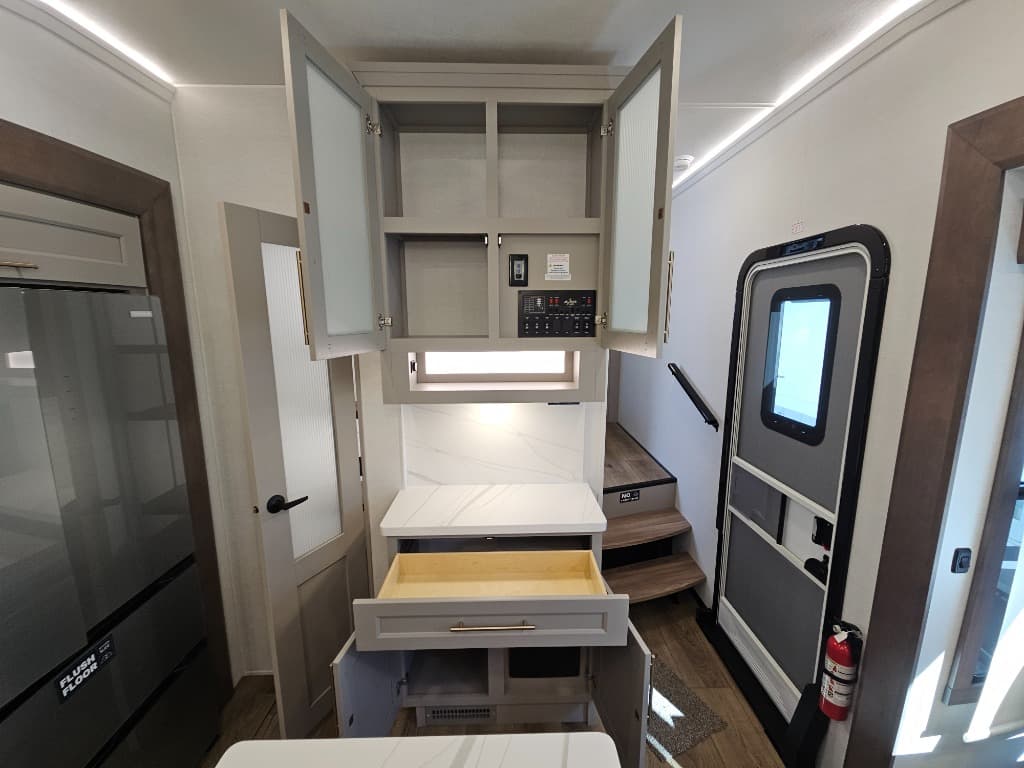 2026 Alliance RV 2026 Alliance RV Paradigm - thumbnail 32