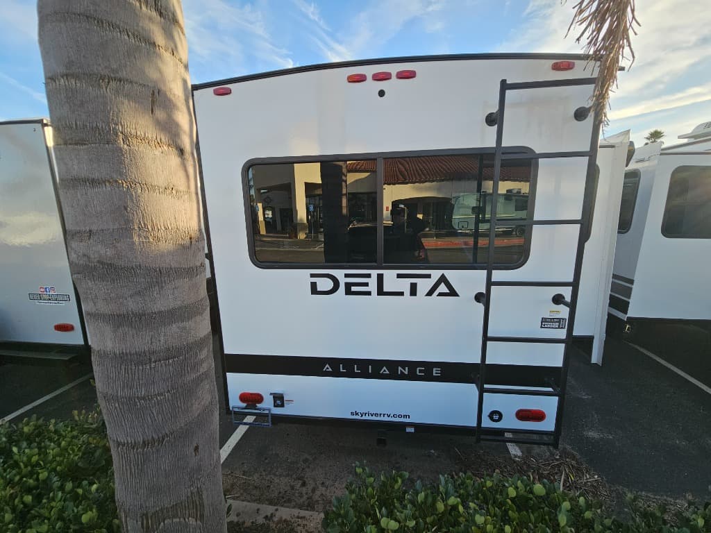2026 Alliance RV 2026 Alliance RV Delta - thumbnail 4