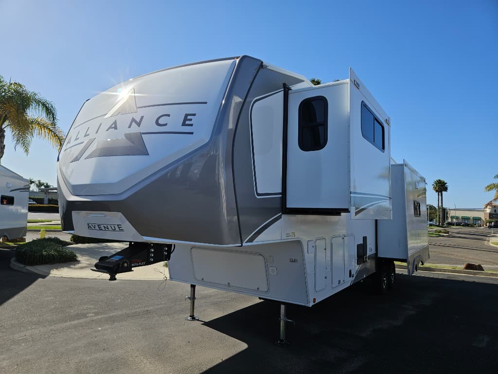 2026 Alliance RV 2026 Alliance RV Avenue - thumbnail 6