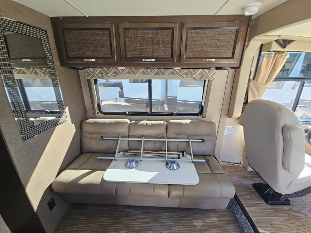 2017 Thor Motor Coach 2017 Thor Motor Coach Axis - thumbnail 13