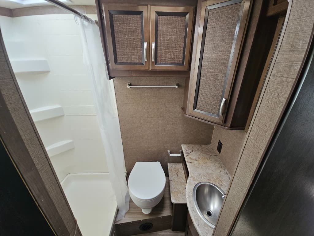 2017 Thor Motor Coach 2017 Thor Motor Coach Axis - thumbnail 23