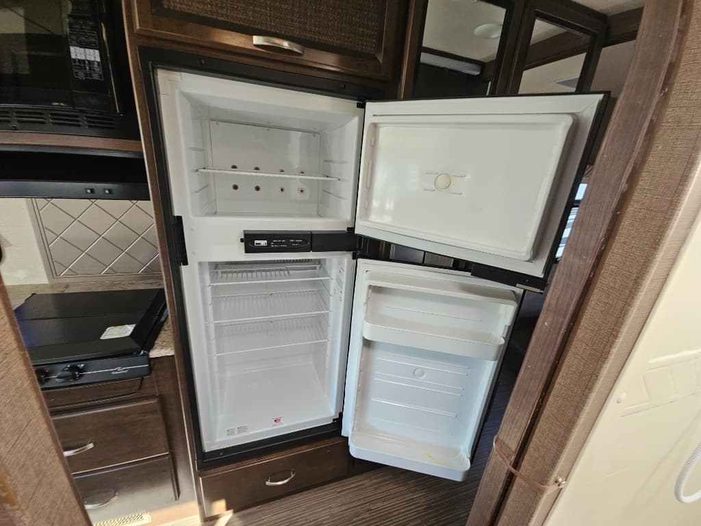 2017 Thor Motor Coach 2017 Thor Motor Coach Axis - thumbnail 30