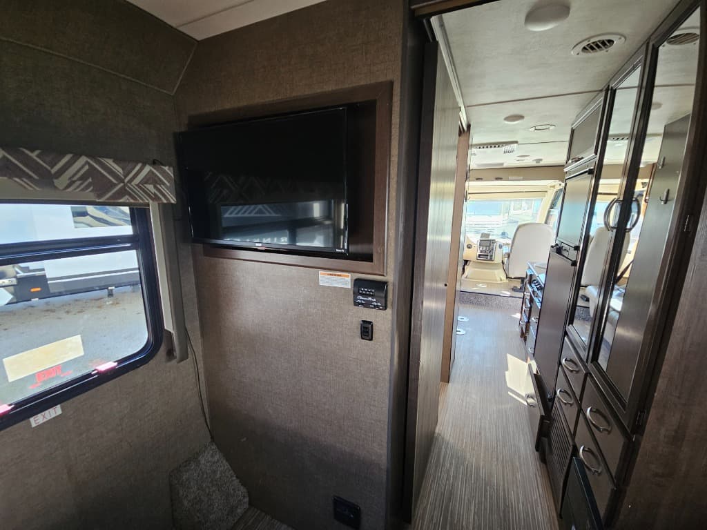 2017 Thor Motor Coach 2017 Thor Motor Coach Axis - thumbnail 36