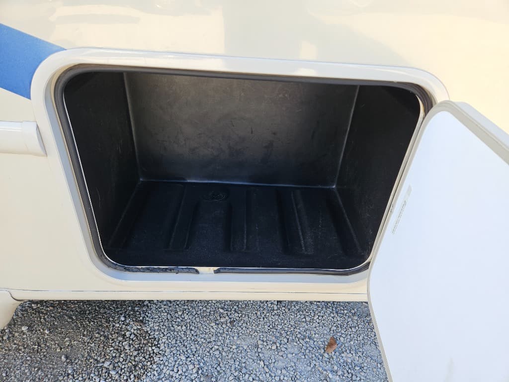 2017 Thor Motor Coach 2017 Thor Motor Coach Axis - thumbnail 39