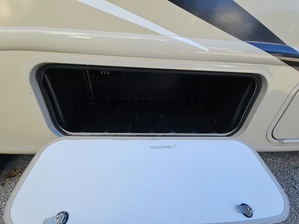 2017 Thor Motor Coach 2017 Thor Motor Coach Axis - thumbnail 42