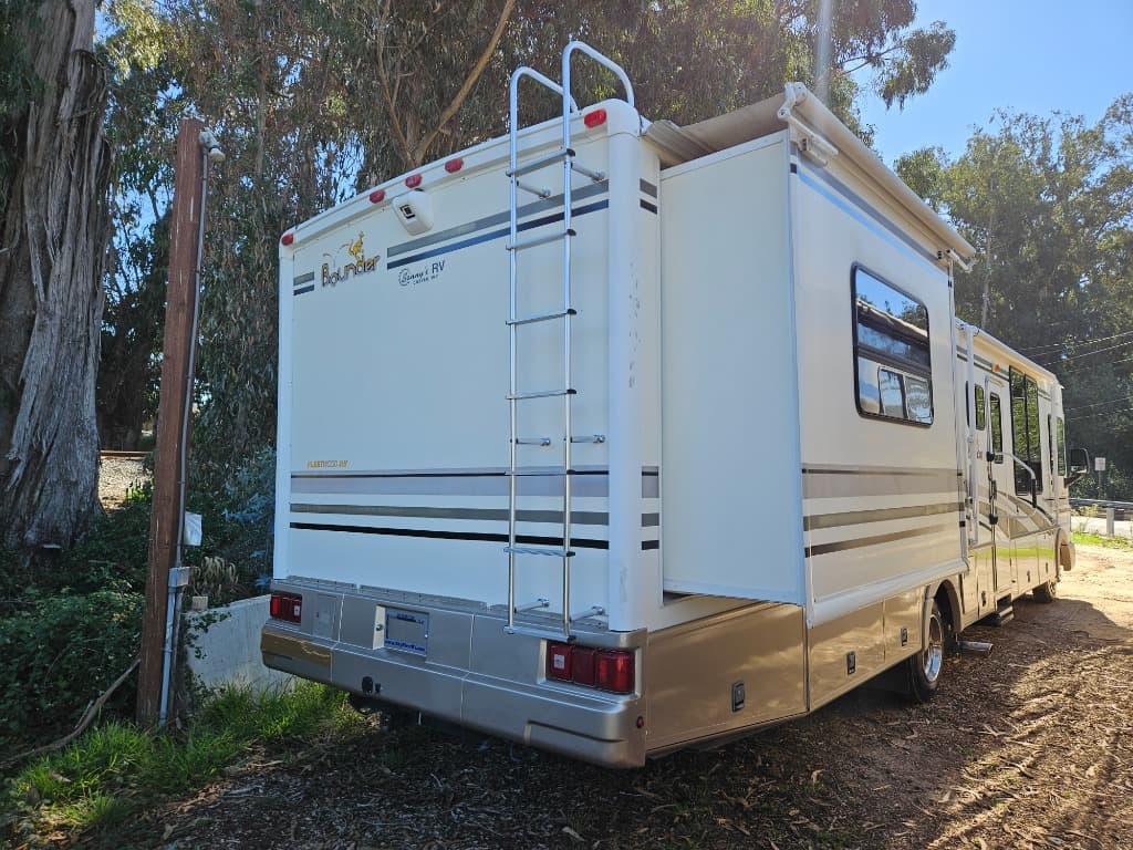 2001 Fleetwood 2001 Fleetwood Bounder - thumbnail 3