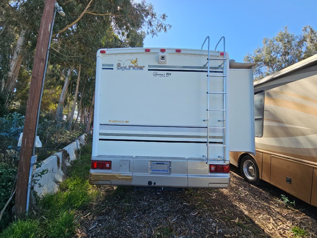 2001 Fleetwood 2001 Fleetwood Bounder - thumbnail 4