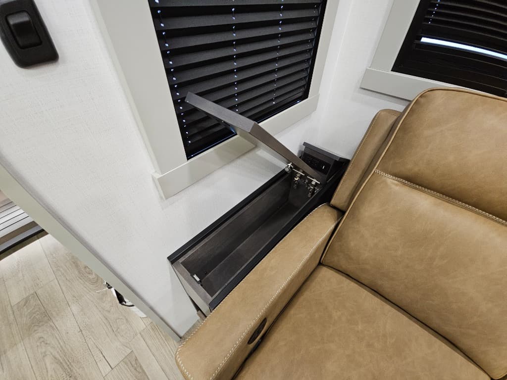 2025 Brinkley RV 2025 Brinkley RV Model G - thumbnail 12