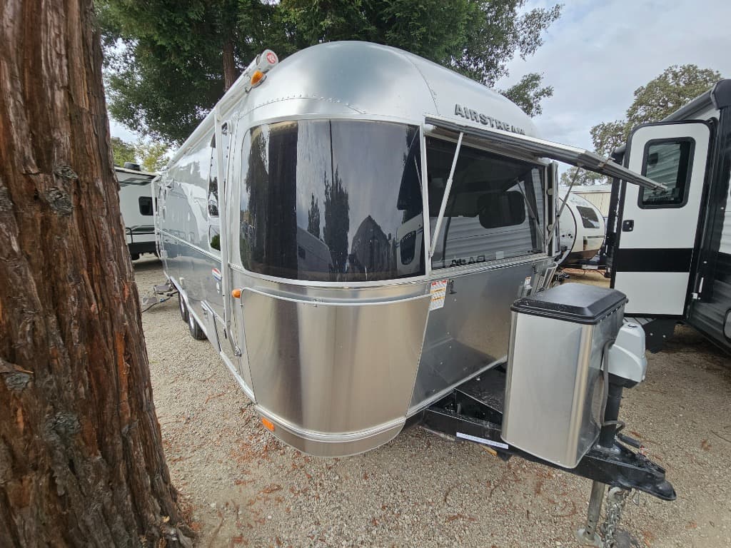2018 Airstream International Signature 25FB