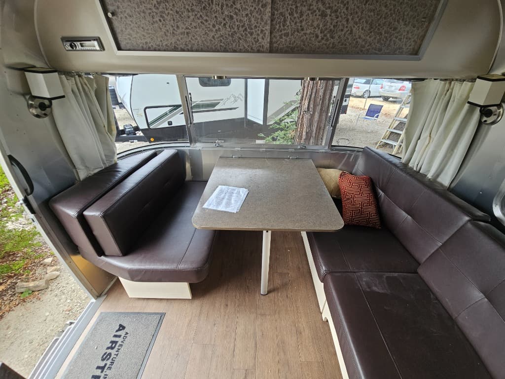 2018 Airstream 2018 Airstream International Signature - thumbnail 9