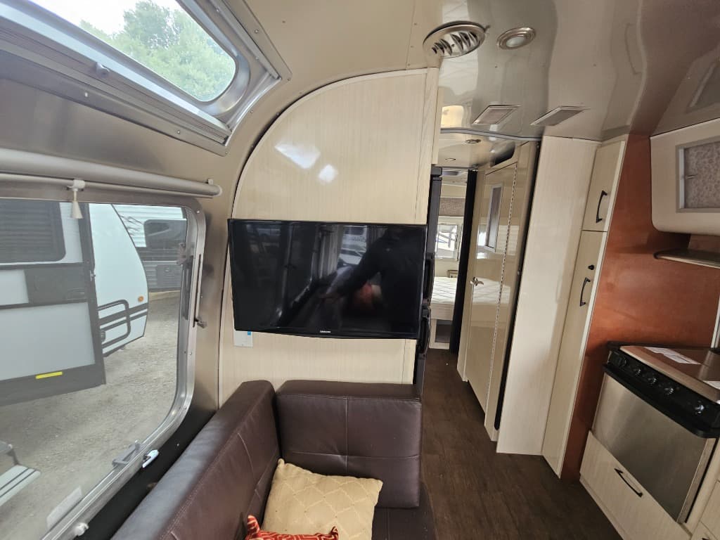 2018 Airstream 2018 Airstream International Signature - thumbnail 12