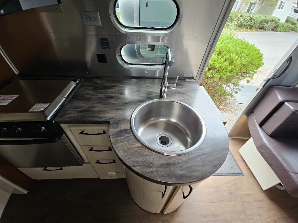 2018 Airstream 2018 Airstream International Signature - thumbnail 15