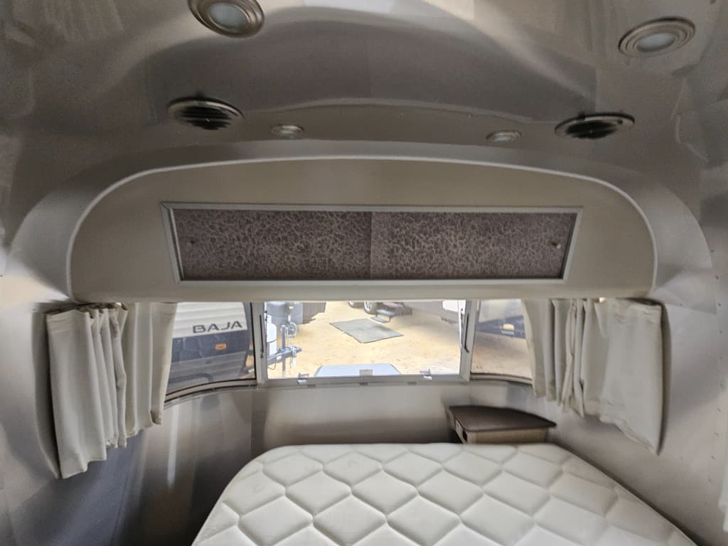 2018 Airstream 2018 Airstream International Signature - thumbnail 26