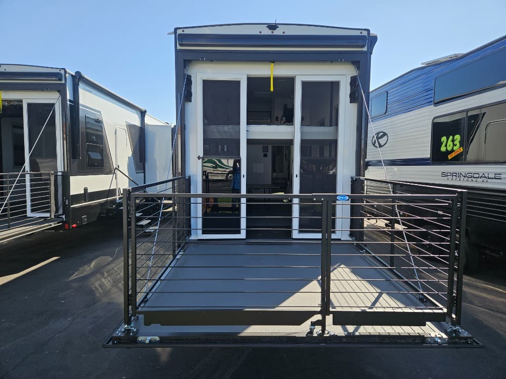 2026 Brinkley RV 2026 Brinkley RV Model G - thumbnail 4