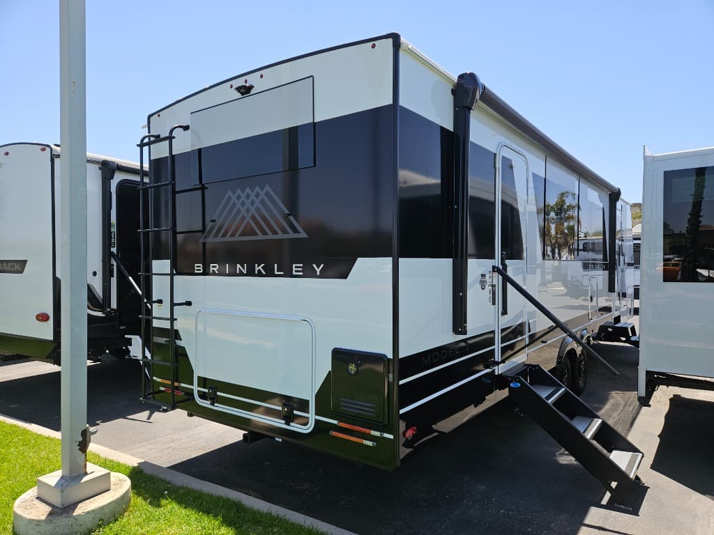2026 Brinkley RV 2026 Brinkley RV Model I - thumbnail 2