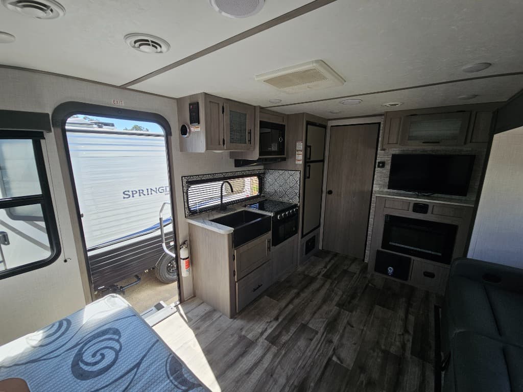 2023 Dutchmen 2023 Dutchmen Coleman Light - thumbnail 9