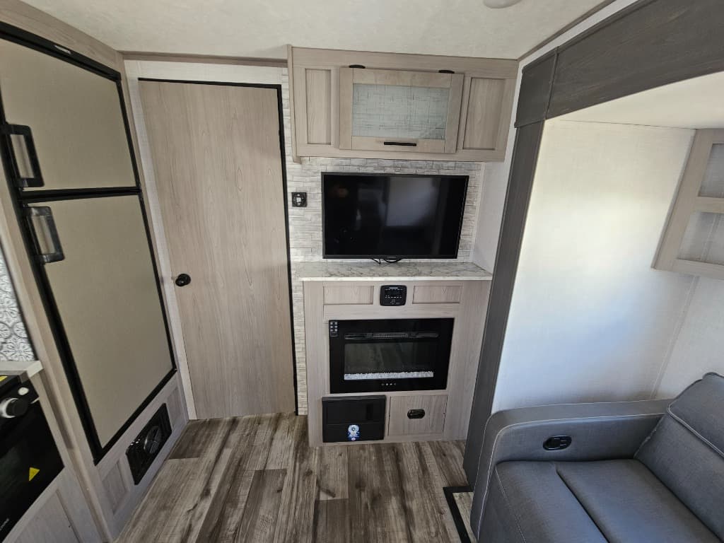 2023 Dutchmen 2023 Dutchmen Coleman Light - thumbnail 14