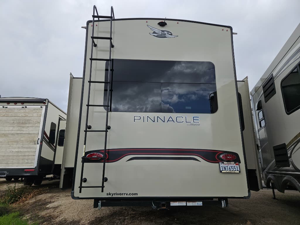 2022 Jayco 2022 Jayco Pinnacle - thumbnail 2