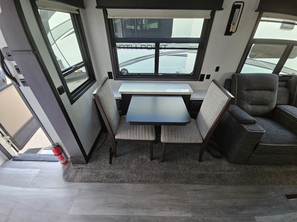 2023 DRV 2023 DRV Mobile Suites MS - thumbnail 11