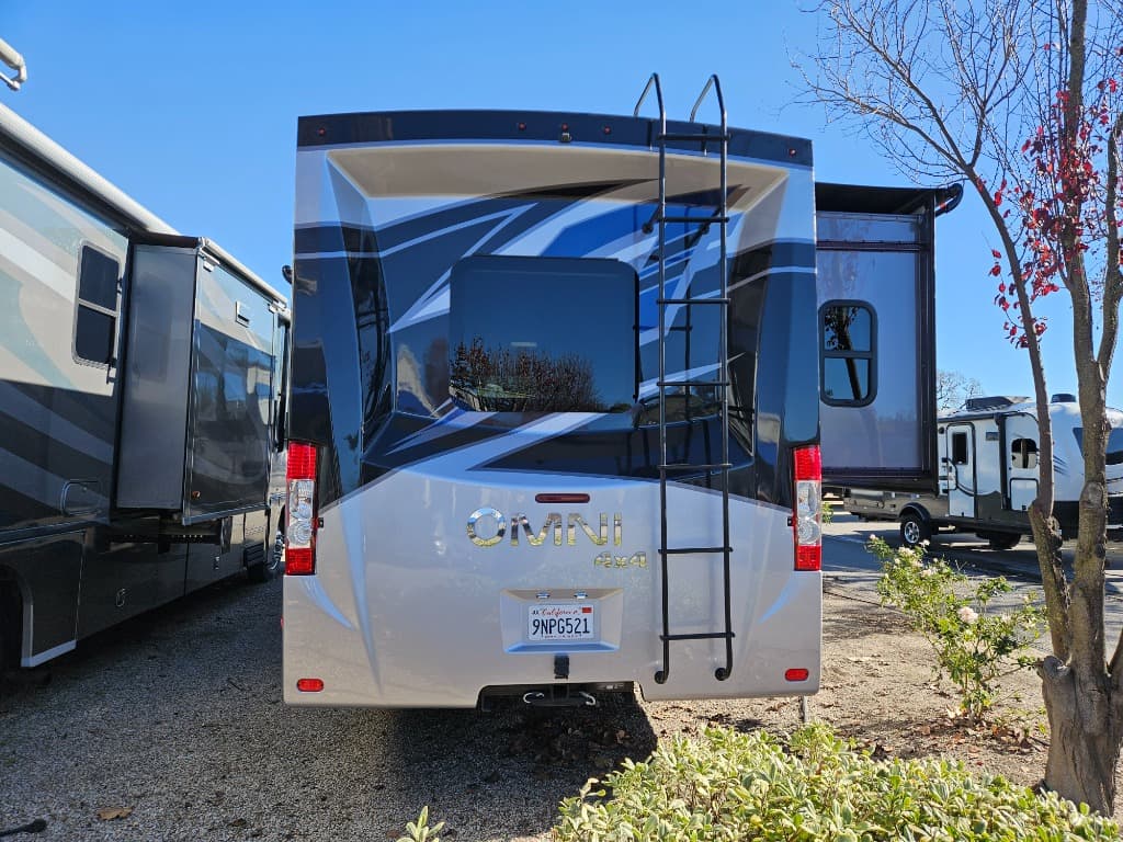 2024 Thor Motor Coach 2024 Thor Motor Coach Omni - thumbnail 3