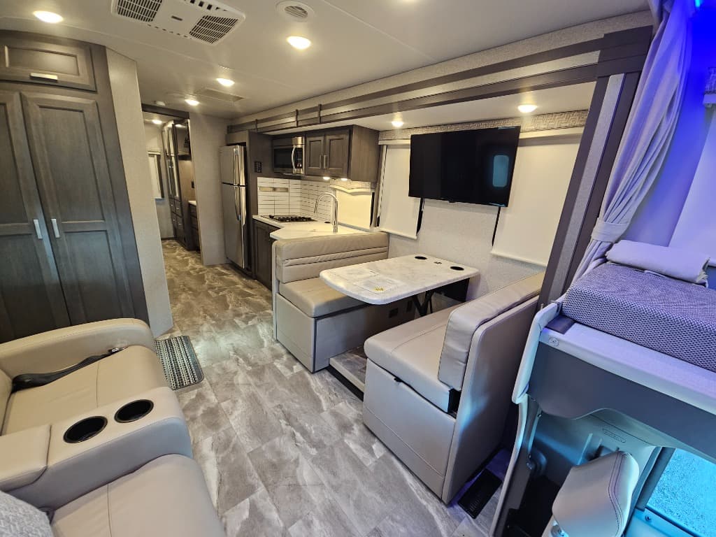 2024 Thor Motor Coach 2024 Thor Motor Coach Omni - thumbnail 7