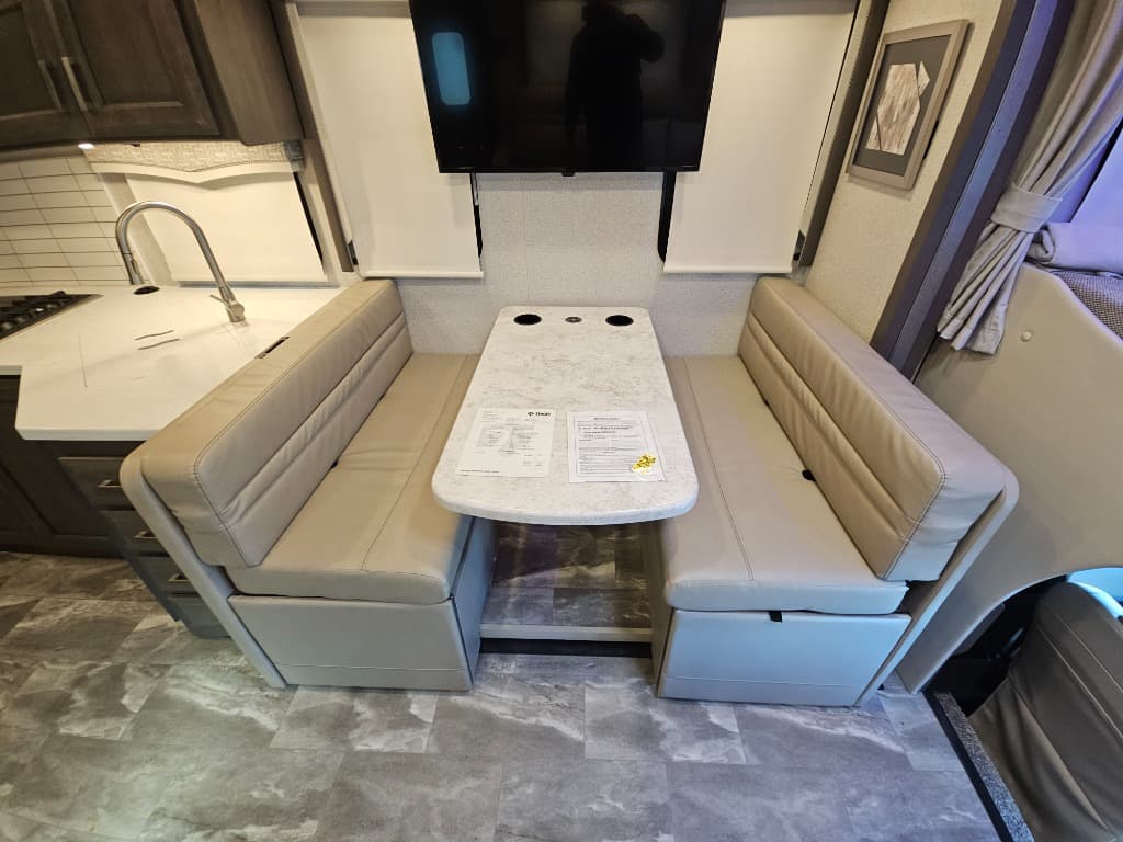 2024 Thor Motor Coach 2024 Thor Motor Coach Omni - thumbnail 19