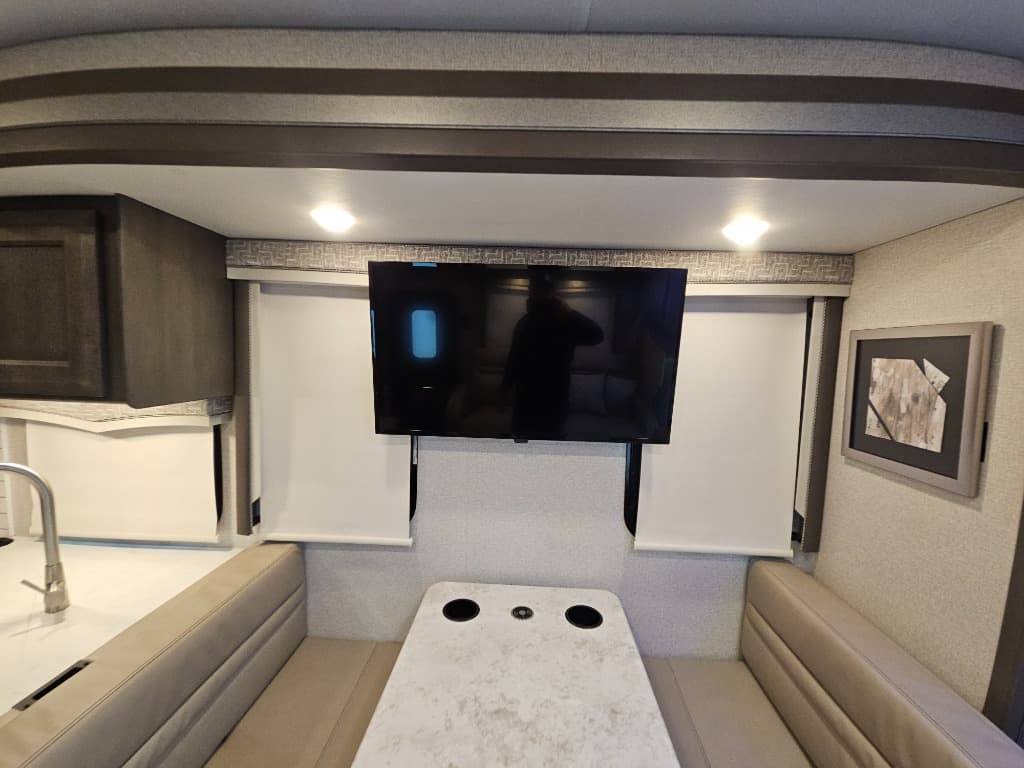 2024 Thor Motor Coach 2024 Thor Motor Coach Omni - thumbnail 20