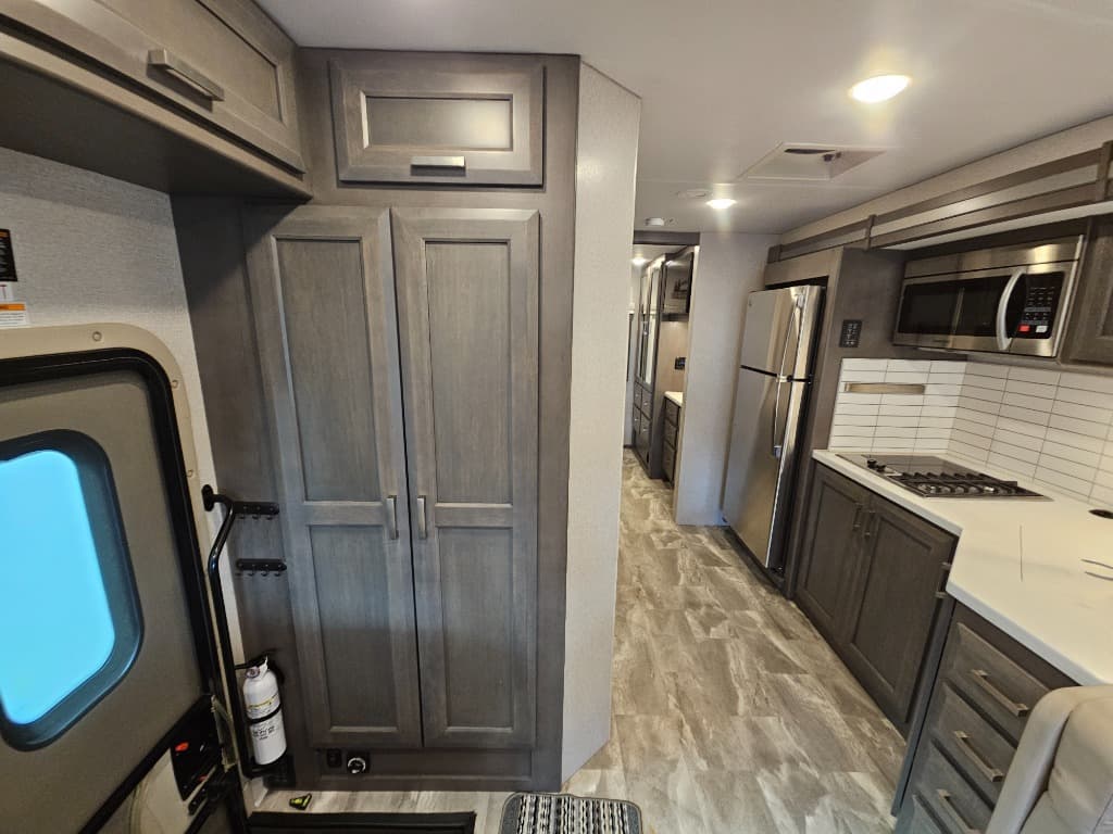 2024 Thor Motor Coach 2024 Thor Motor Coach Omni - thumbnail 21