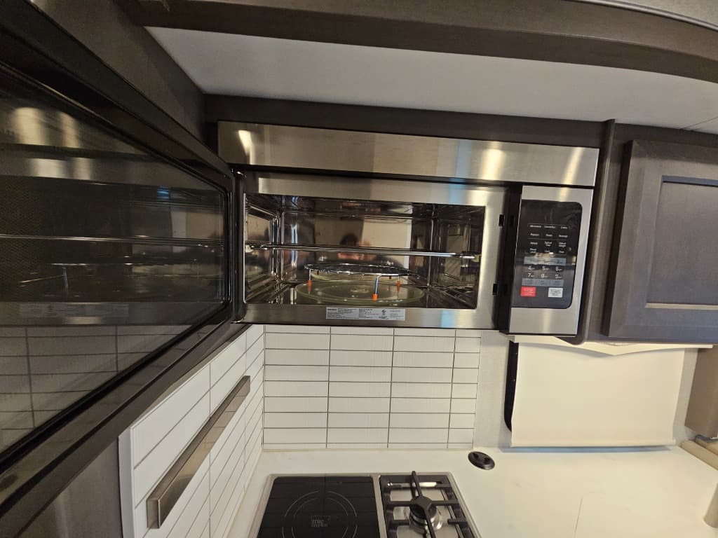 2024 Thor Motor Coach 2024 Thor Motor Coach Omni - thumbnail 25