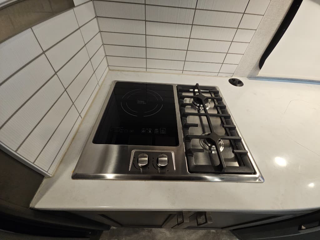 2024 Thor Motor Coach 2024 Thor Motor Coach Omni - thumbnail 26