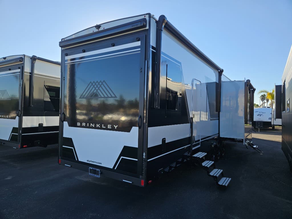 2026 Brinkley RV 2026 Brinkley RV Model G - thumbnail 3
