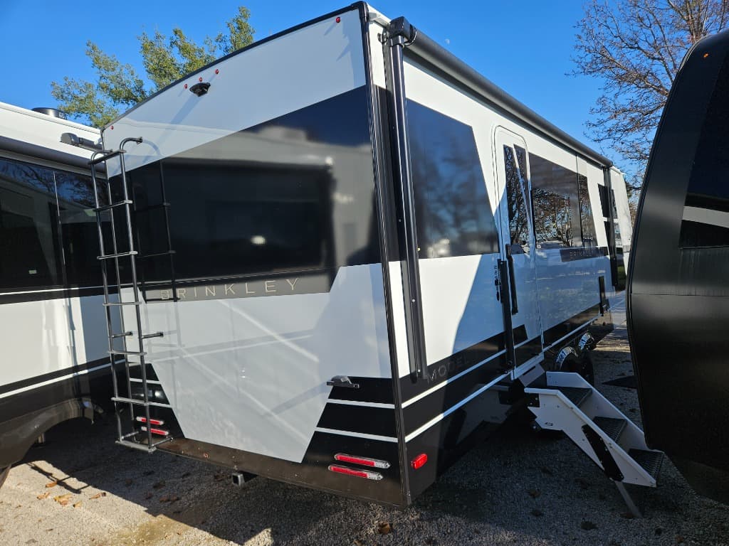 2026 Brinkley RV 2026 Brinkley RV Model I - thumbnail 3