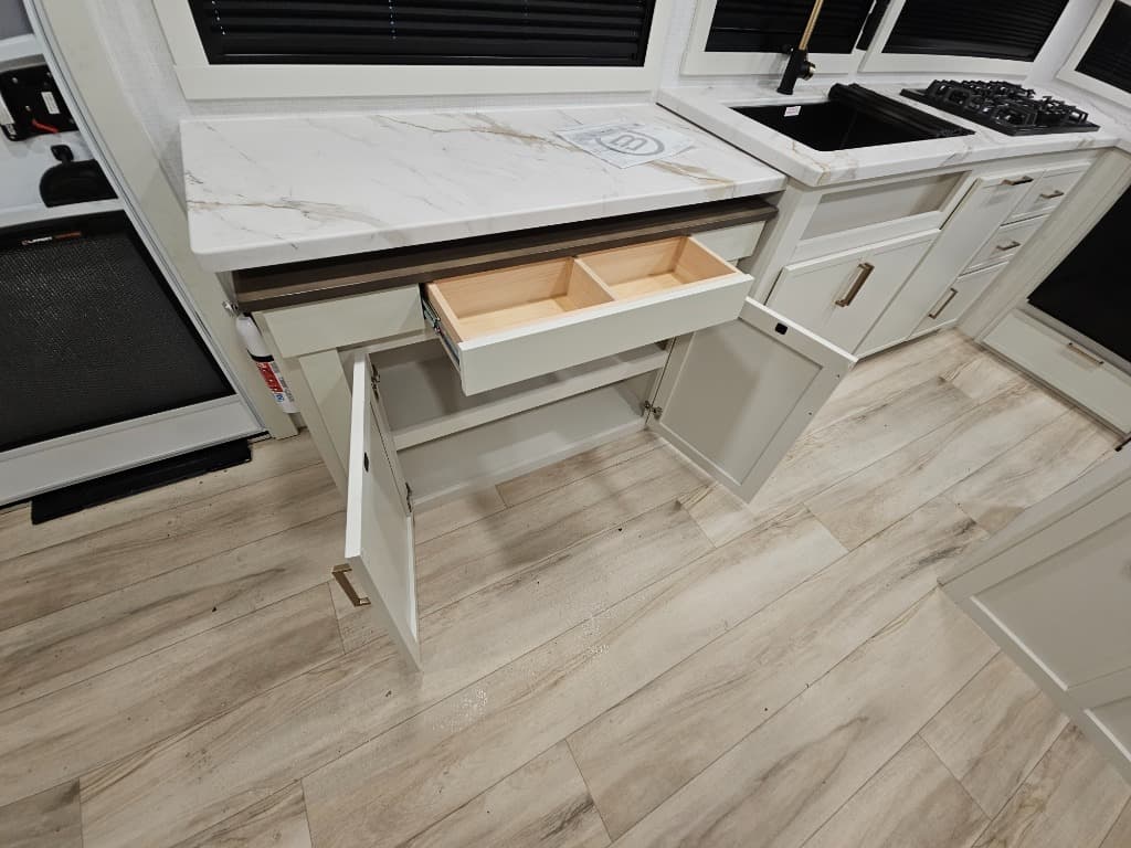 2026 Brinkley RV 2026 Brinkley RV Model I - thumbnail 9