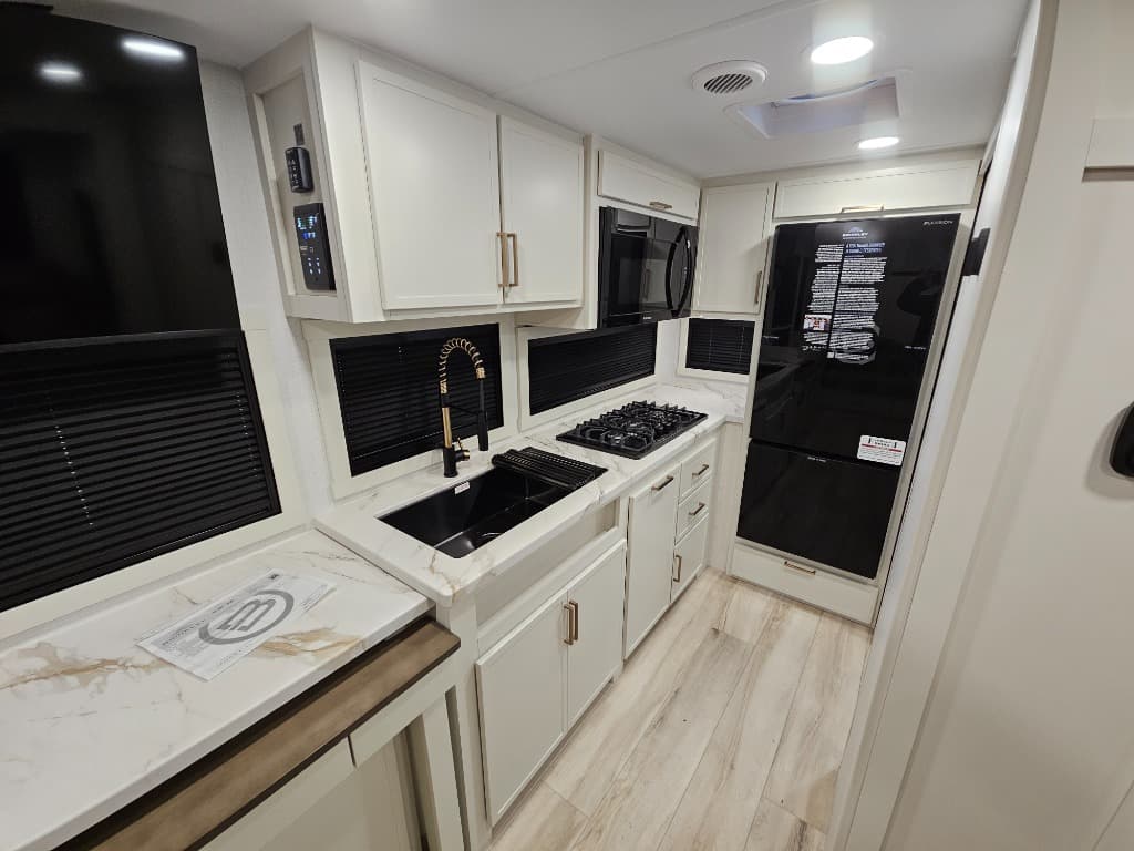 2026 Brinkley RV 2026 Brinkley RV Model I - thumbnail 11
