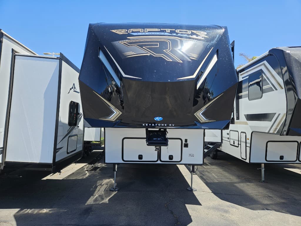 2025 Keystone RV 2025 Keystone RV Raptor Carbon Series - thumbnail 10