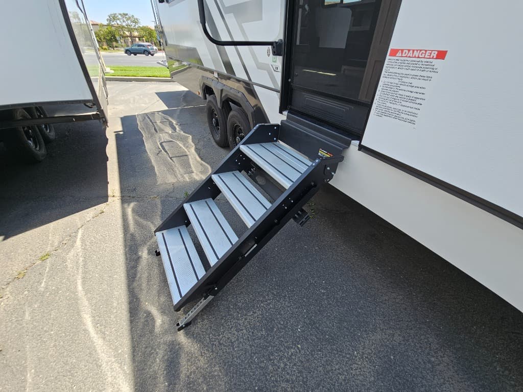 2026 Keystone RV 2026 Keystone RV Raptor Carbon Series - thumbnail 40