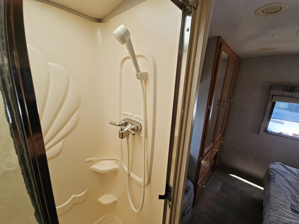 2006 Itasca 2006 Itasca Spirit - thumbnail 34