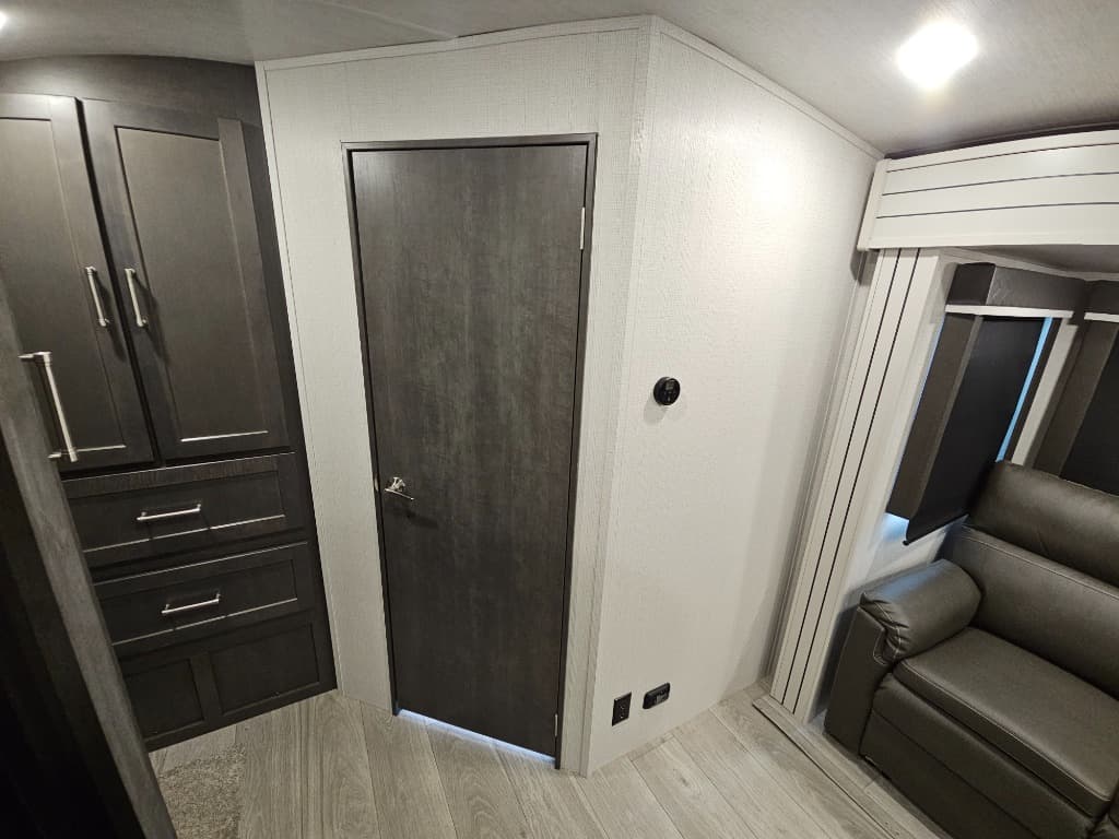 2025 Keystone RV 2025 Keystone RV Keystone Cougar - thumbnail 38