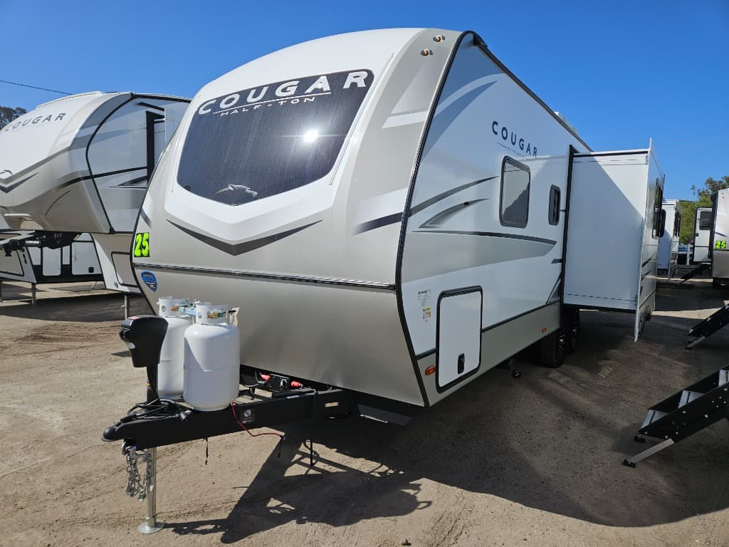 2025 Keystone RV 2025 Keystone RV Cougar Half-Ton - thumbnail 4