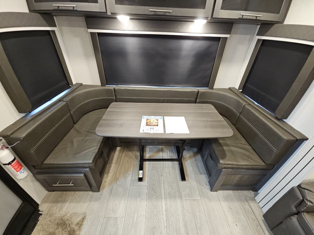 2025 Keystone RV 2025 Keystone RV Cougar Half-Ton - thumbnail 9